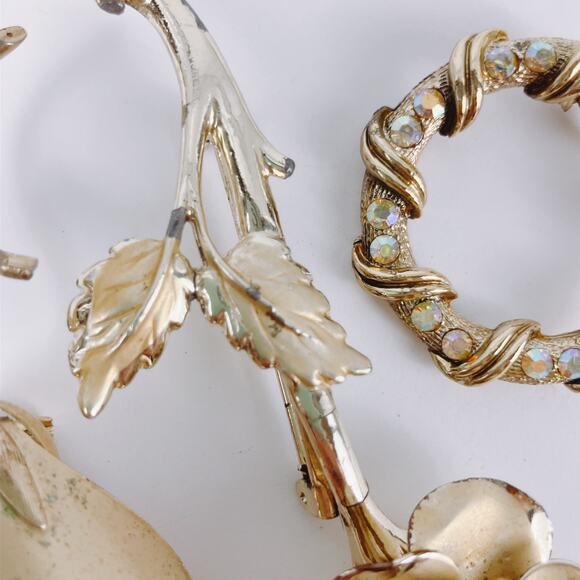 VTG Mid Century Brooch Lot of 3 Floral Faux Pearl Rhinestone Gold Tone Pins - Picture 13 of 13